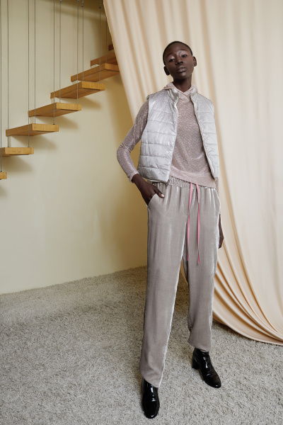 "Как дома, где бы ты не находилась": дуэт VOROZHBYT&ZEMSKOVA представил новый лукбук сезона осень-зима 2018/19